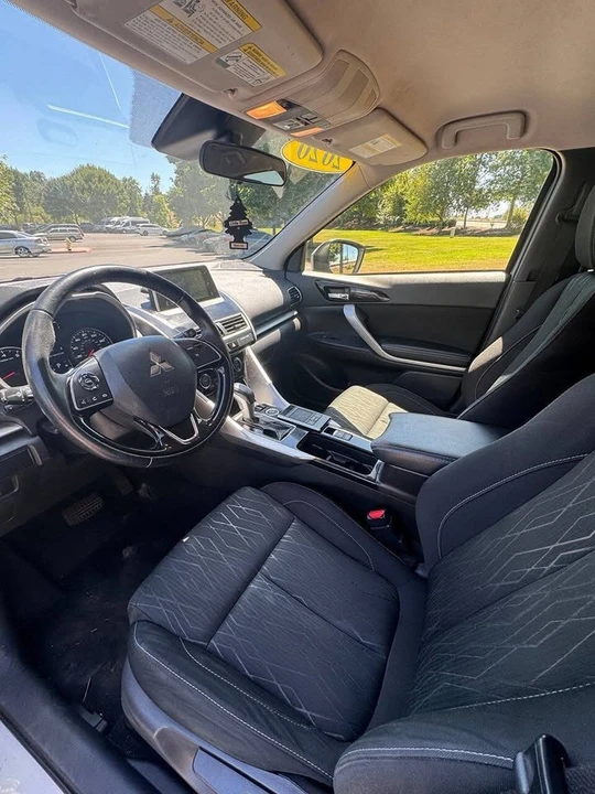 2020 Mitsubishi Eclipse Cross - Image 9 of 15