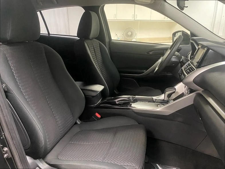2020 Mitsubishi Eclipse Cross - Image 16 of 20