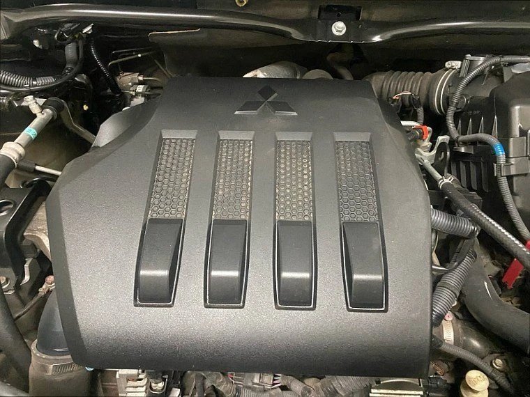 2020 Mitsubishi Eclipse Cross - Image 17 of 20