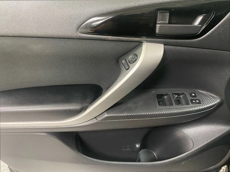 2020 Mitsubishi Eclipse Cross - Image 9 of 20