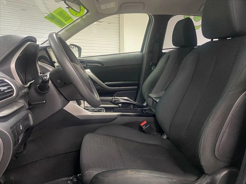 2020 Mitsubishi Eclipse Cross - Image 11 of 20