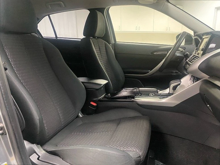 2020 Mitsubishi Eclipse Cross - Image 16 of 20