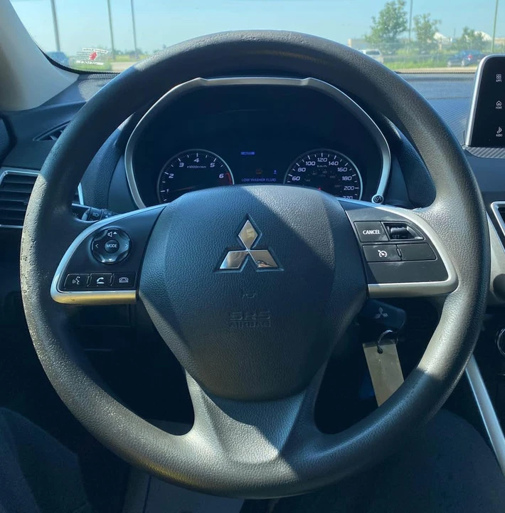 2020 Mitsubishi Eclipse Cross - Image 9 of 17