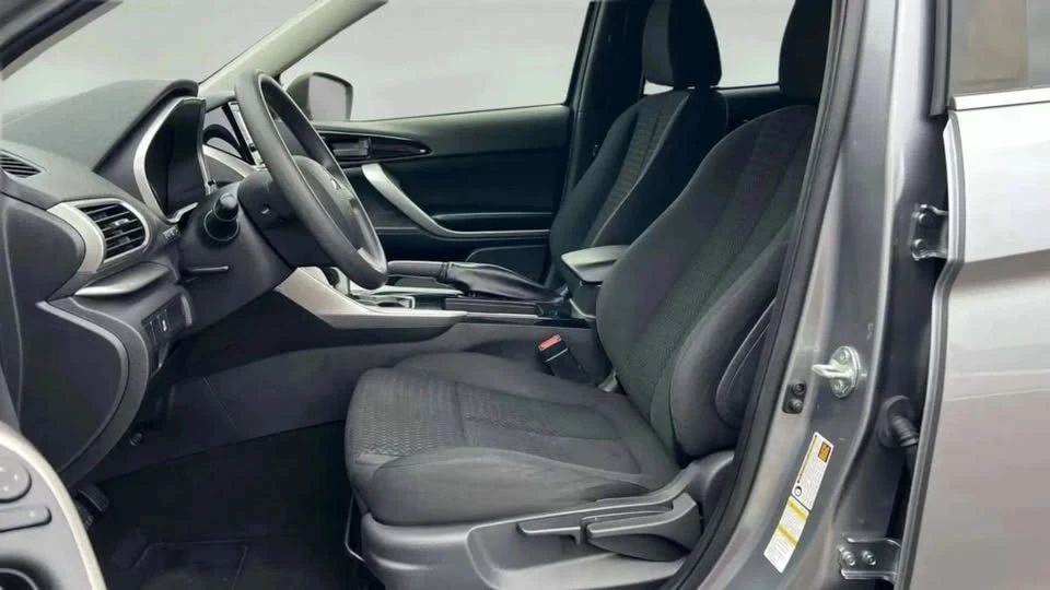2020 Mitsubishi Eclipse Cross - Image 8 of 17
