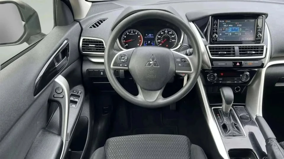 2020 Mitsubishi Eclipse Cross - Image 11 of 17