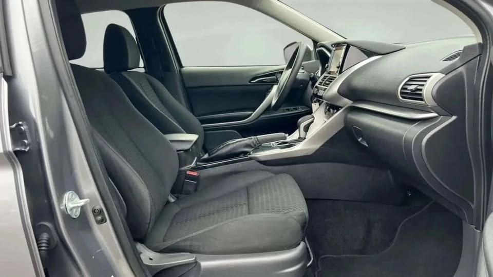 2020 Mitsubishi Eclipse Cross - Image 9 of 17