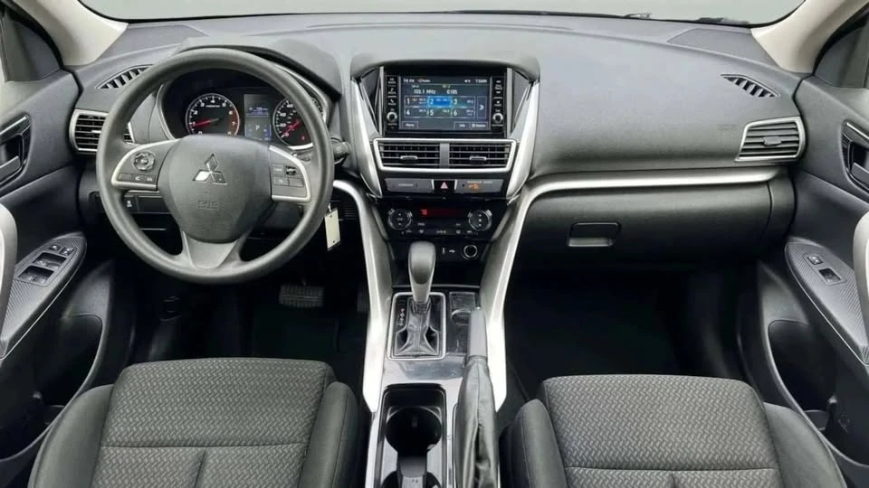 2020 Mitsubishi Eclipse Cross - Image 10 of 17