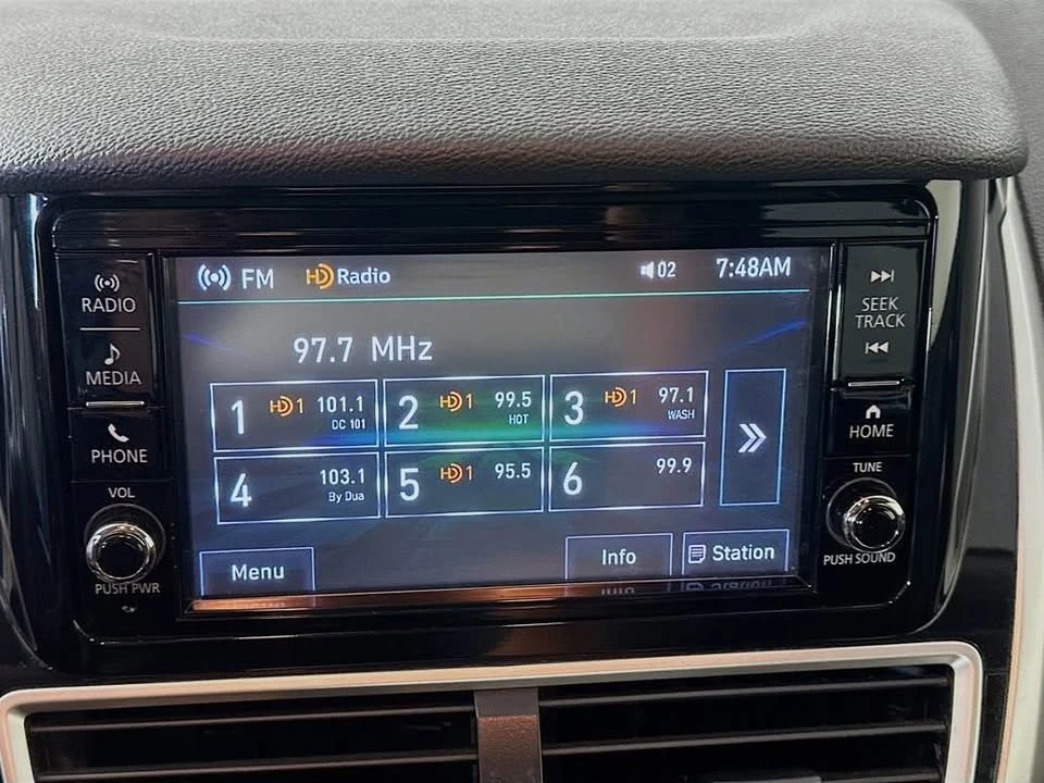 2020 Mitsubishi Eclipse Cross - Image 8 of 15