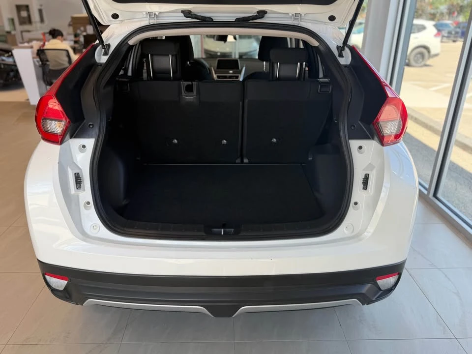 2020 Mitsubishi Eclipse Cross - Image 5 of 15