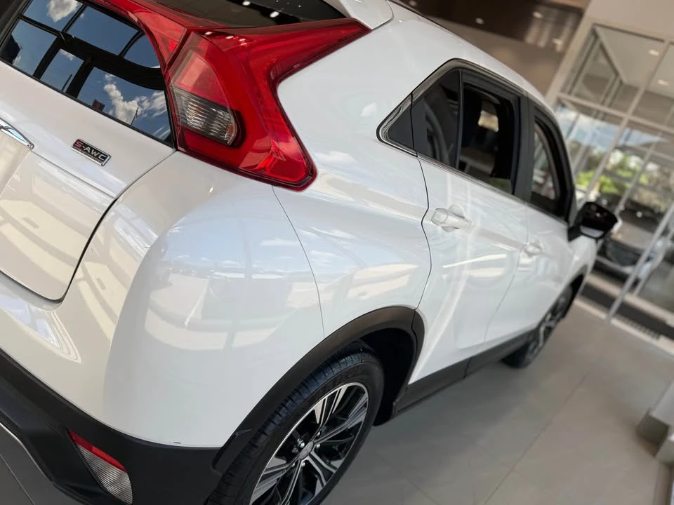 2020 Mitsubishi Eclipse Cross - Image 3 of 15