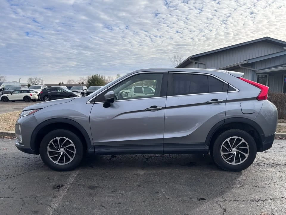 2020 Mitsubishi Eclipse Cross - Image 2 of 19