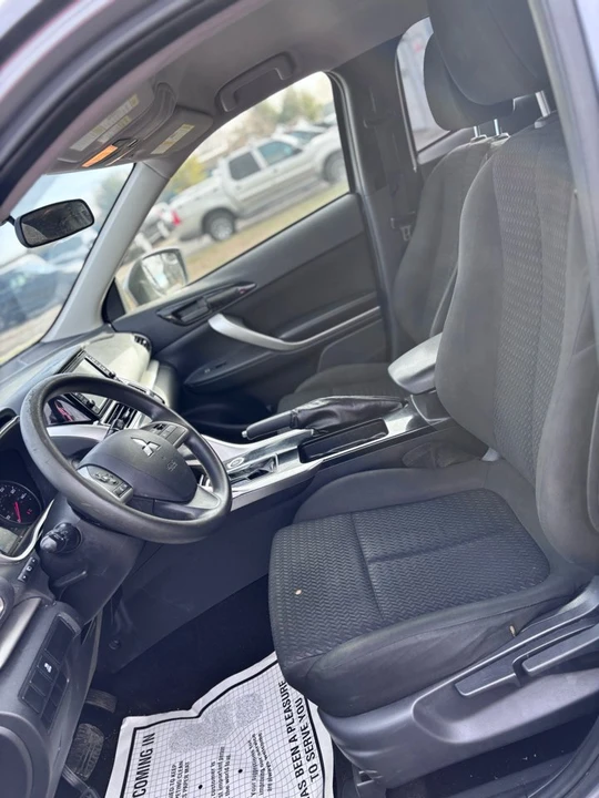 2020 Mitsubishi Eclipse Cross - Image 4 of 19