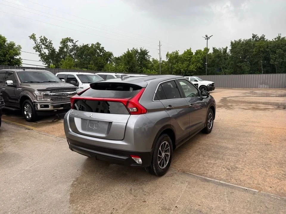 2020 Mitsubishi Eclipse Cross - Image 3 of 18
