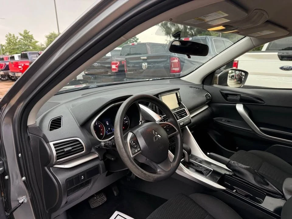 2020 Mitsubishi Eclipse Cross - Image 4 of 18