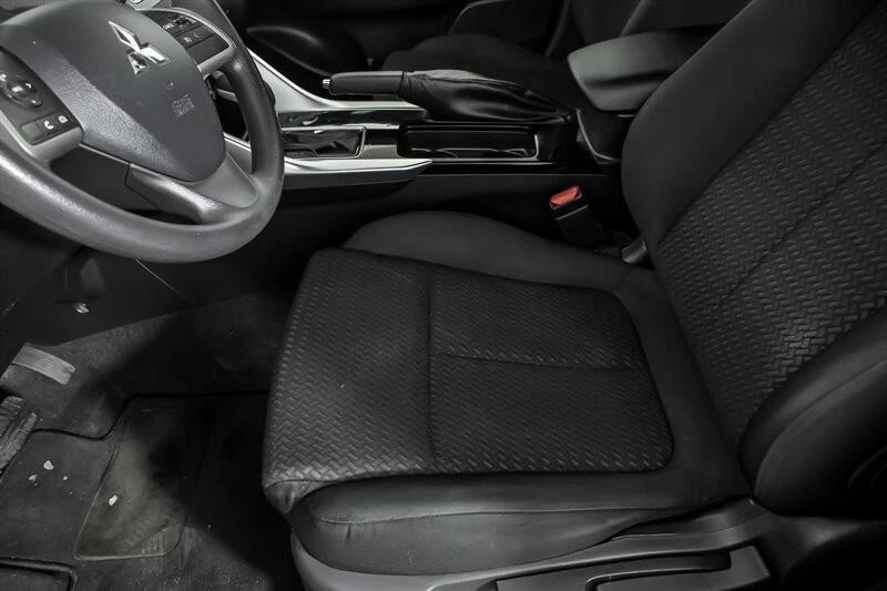 2020 Mitsubishi Eclipse Cross - Image 17 of 21