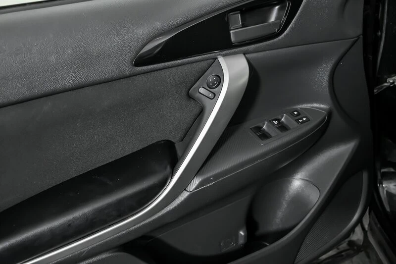 2020 Mitsubishi Eclipse Cross - Image 15 of 21