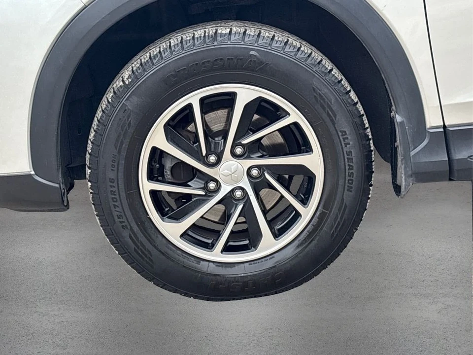 2020 Mitsubishi Eclipse Cross - Image 12 of 12