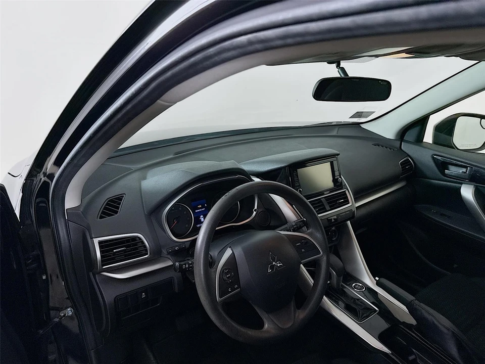 2020 Mitsubishi Eclipse Cross - Image 5 of 13