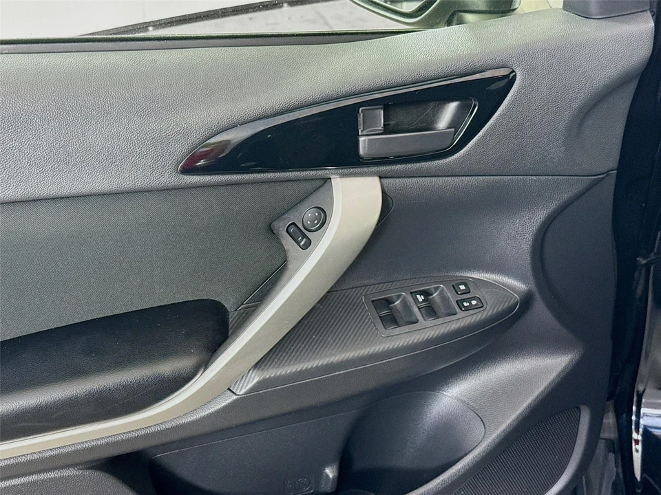 2020 Mitsubishi Eclipse Cross - Image 16 of 21