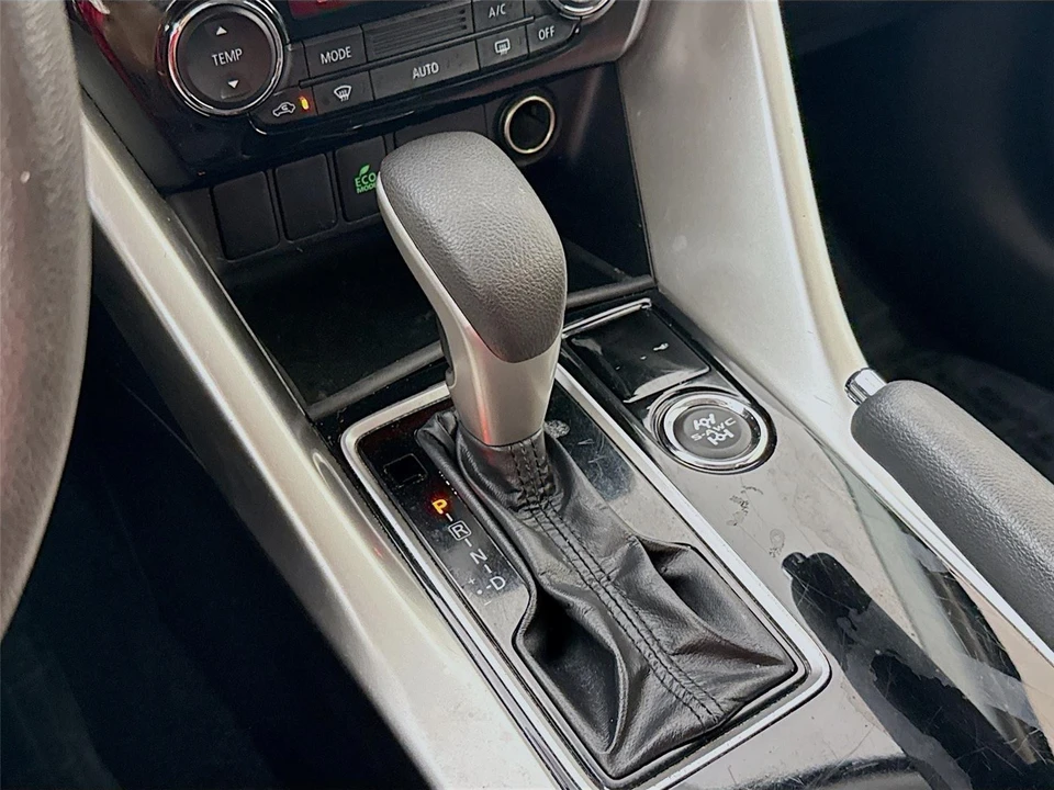 2020 Mitsubishi Eclipse Cross - Image 15 of 21