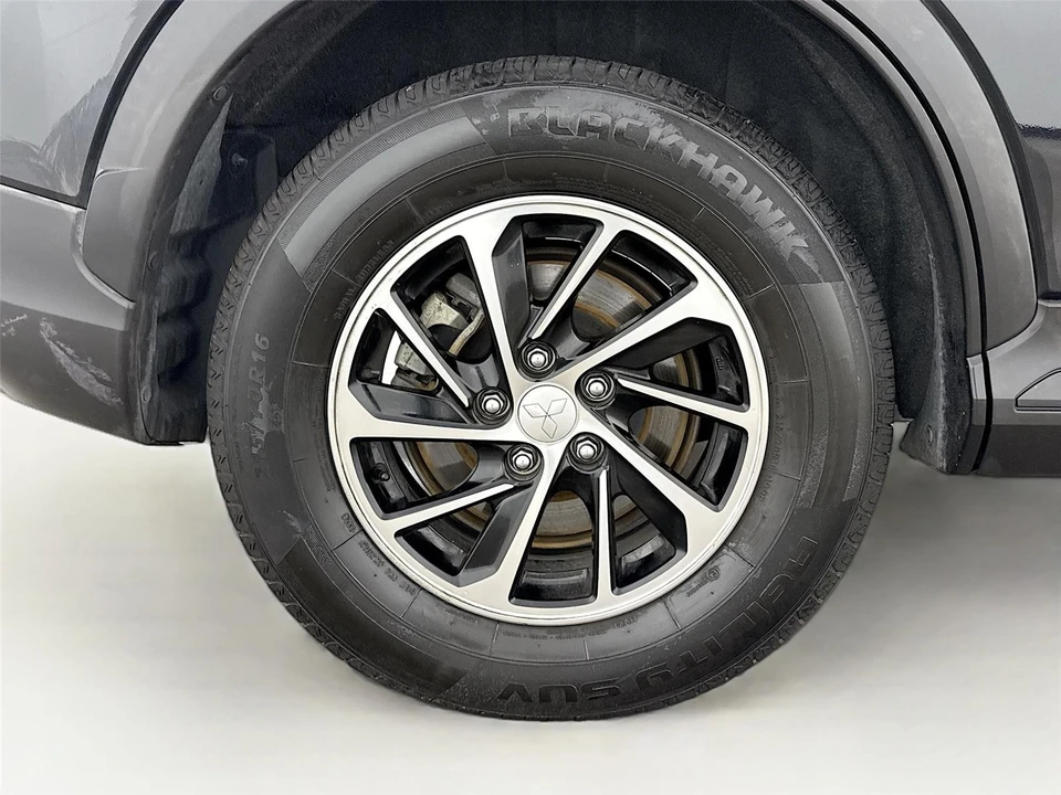 2020 Mitsubishi Eclipse Cross - Image 12 of 13