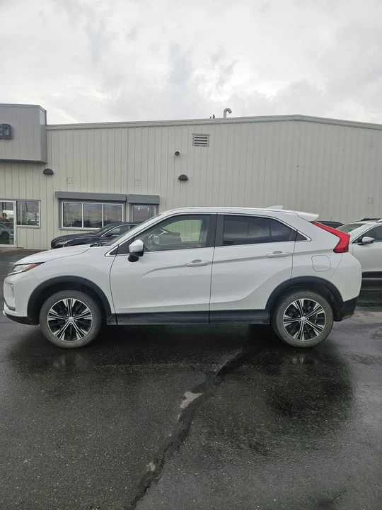 2020 Mitsubishi Eclipse Cross - Image 2 of 5