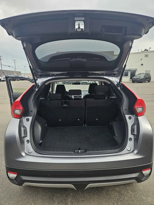 2020 Mitsubishi Eclipse Cross - Image 5 of 7