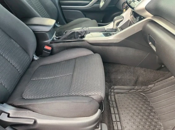 2020 Mitsubishi Eclipse Cross - Image 11 of 12