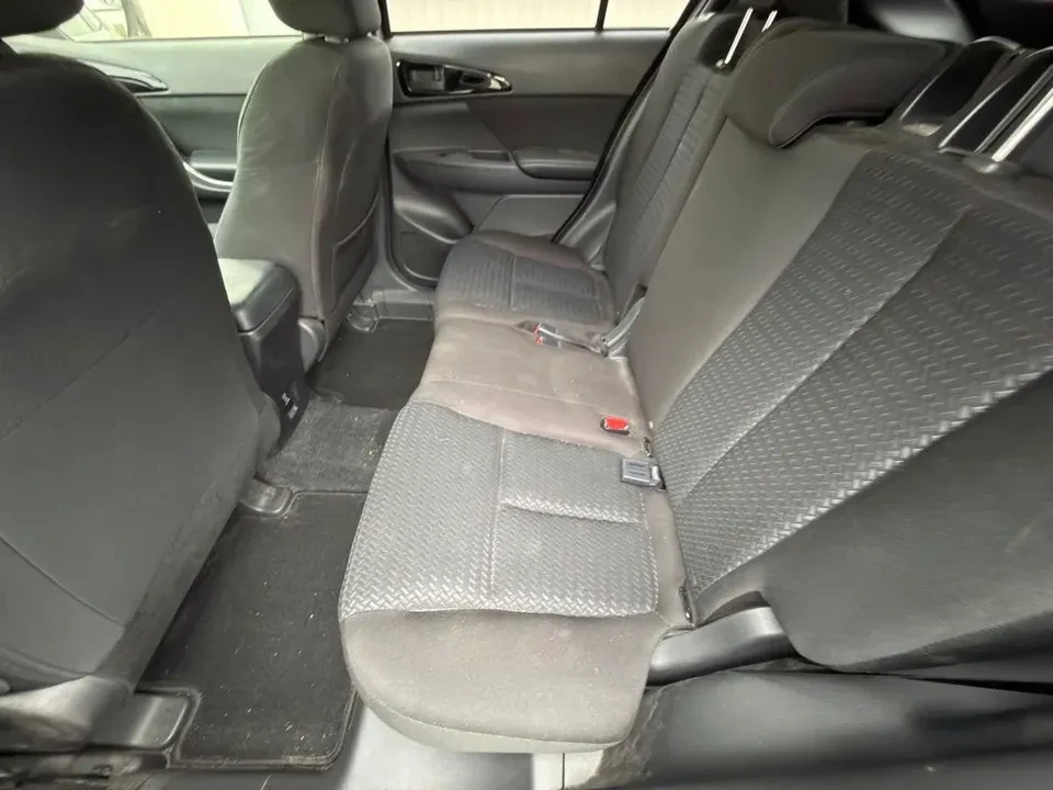 2020 Mitsubishi Eclipse Cross - Image 8 of 14