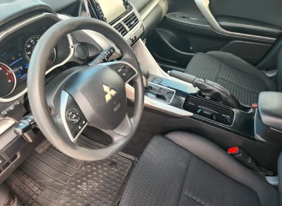 2020 Mitsubishi Eclipse Cross - Image 9 of 12