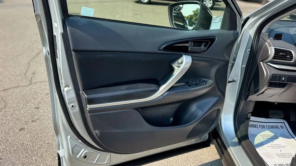 2020 Mitsubishi Eclipse Cross - Image 9 of 20