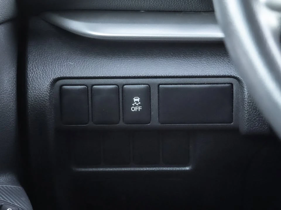 2020 Mitsubishi Eclipse Cross - Image 14 of 20