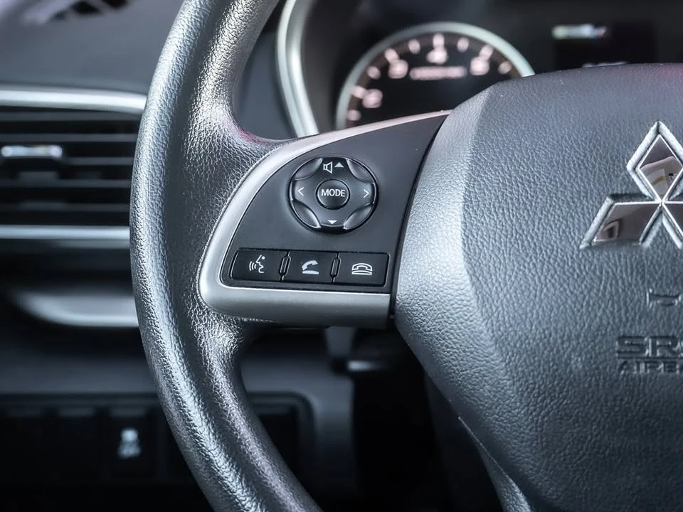 2020 Mitsubishi Eclipse Cross - Image 16 of 20