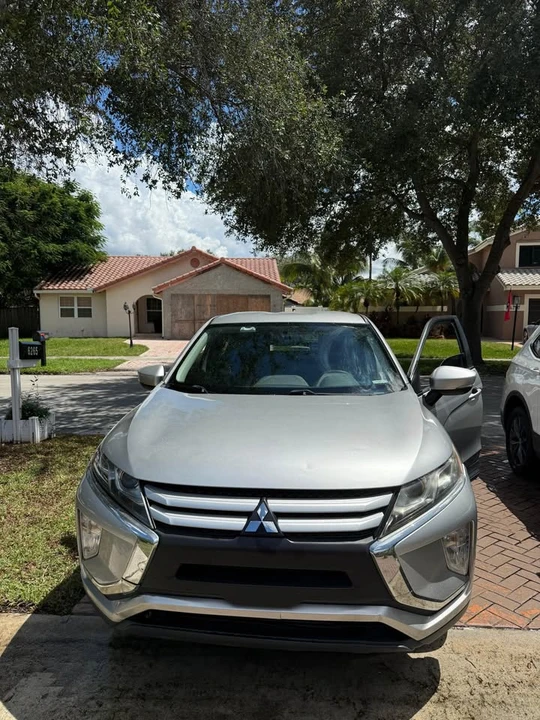 2020 Mitsubishi Eclipse Cross - Image 2 of 12