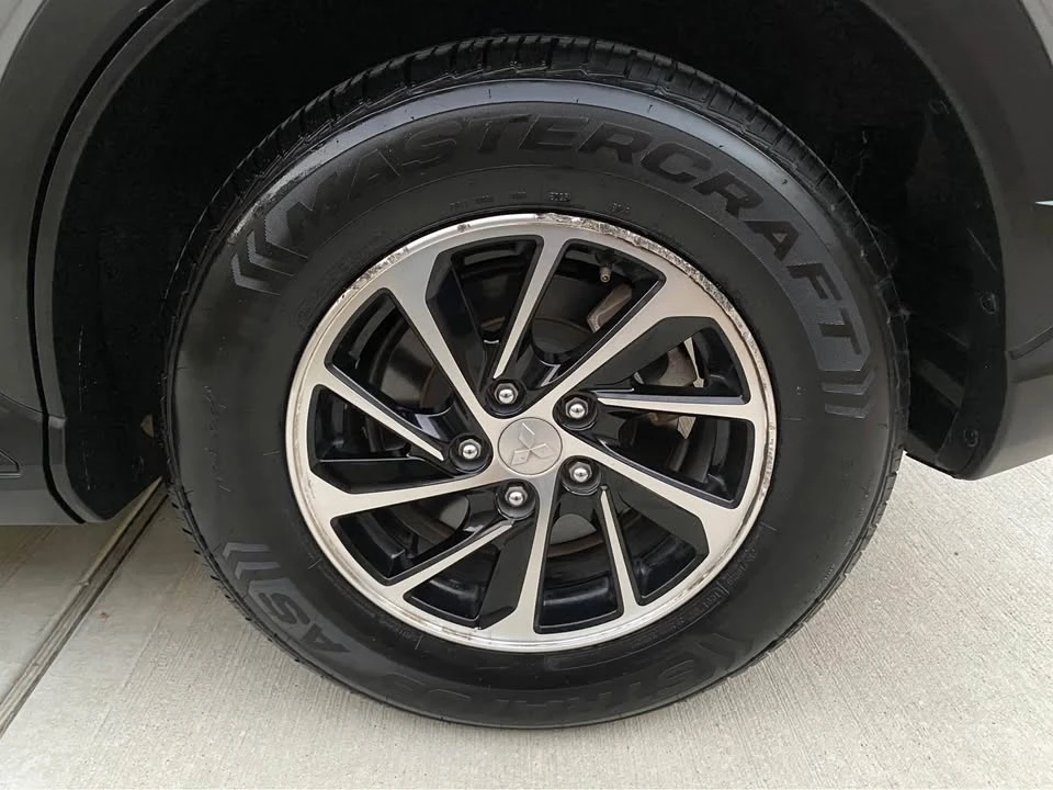 2020 Mitsubishi Eclipse Cross - Image 9 of 19