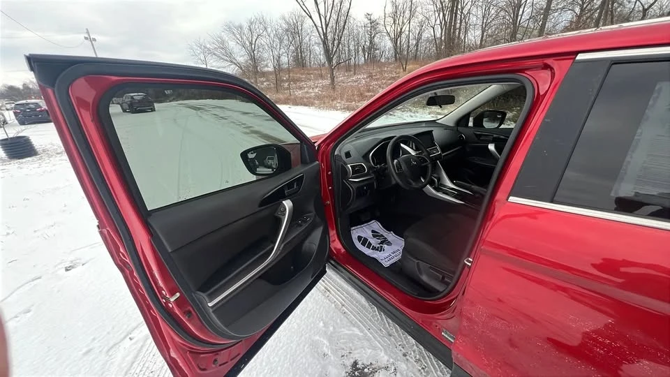 2020 Mitsubishi Eclipse Cross - Image 13 of 19