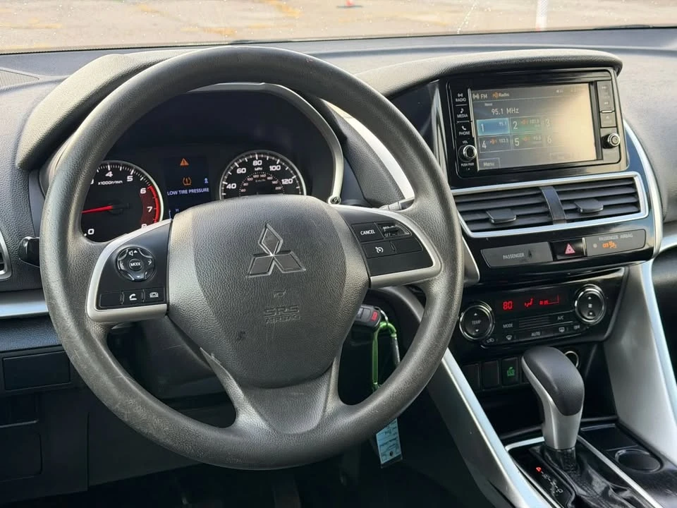 2020 Mitsubishi Eclipse Cross - Image 10 of 15