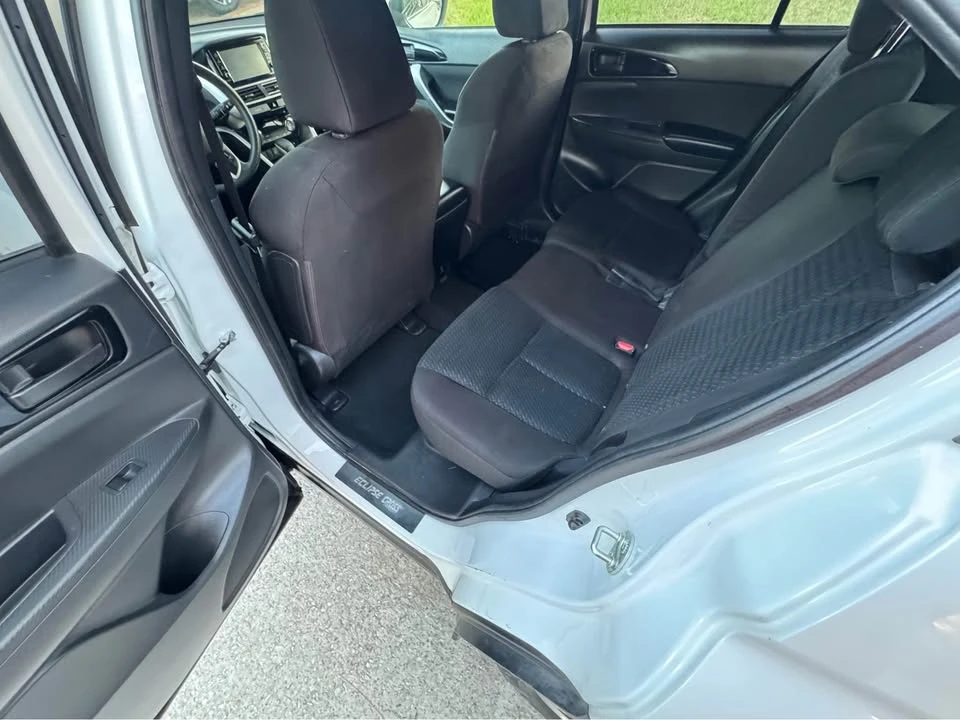 2020 Mitsubishi Eclipse Cross - Image 9 of 12