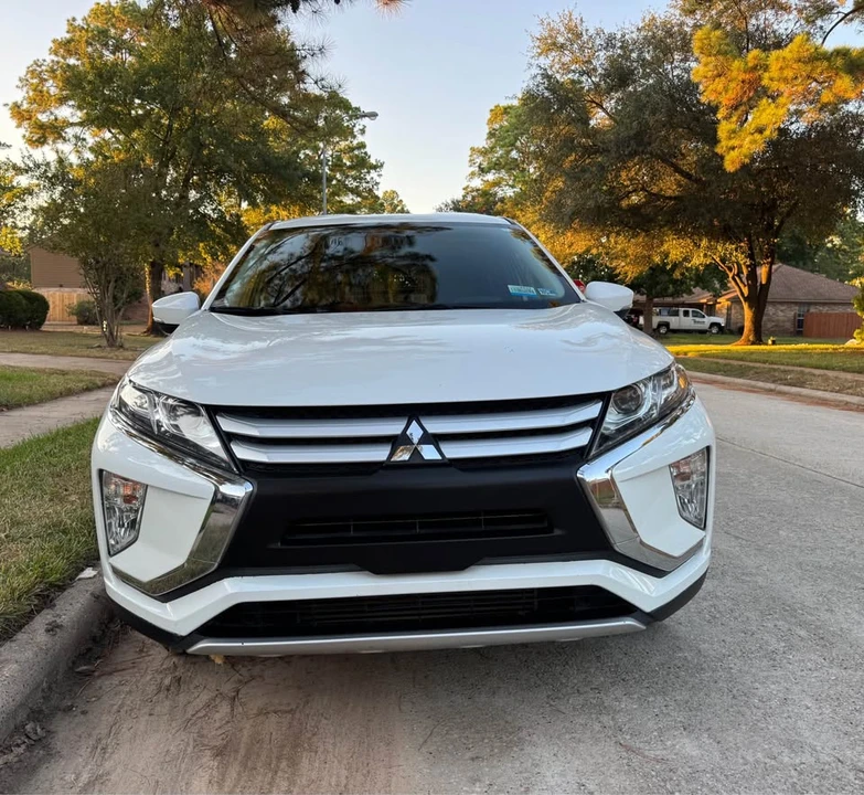 2020 Mitsubishi Eclipse Cross - Image 2 of 12