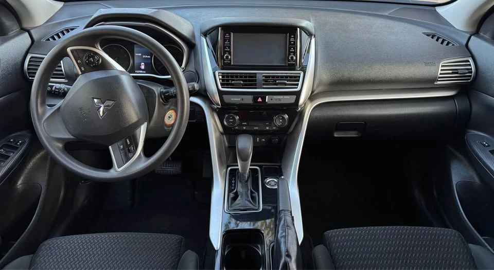 2020 Mitsubishi Eclipse Cross - Image 8 of 12