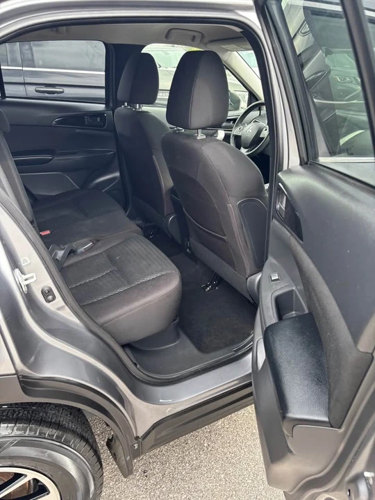 2020 Mitsubishi Eclipse Cross - Image 6 of 10