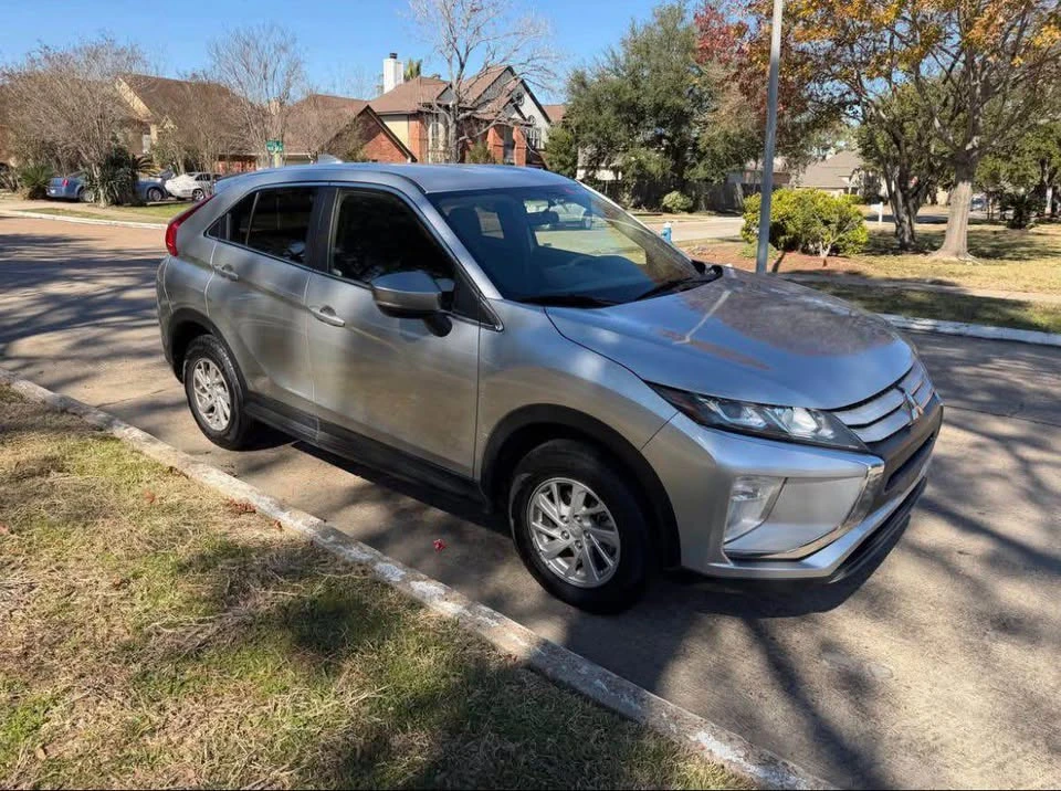2020 Mitsubishi Eclipse Cross - Image 2 of 11