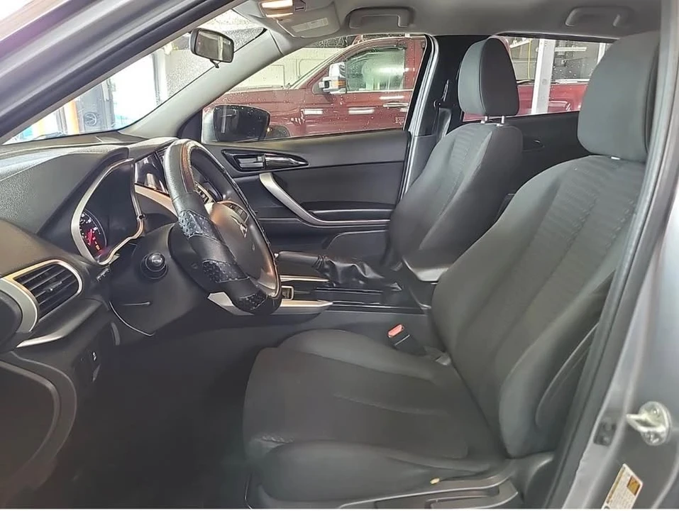2020 Mitsubishi Eclipse Cross - Image 10 of 15