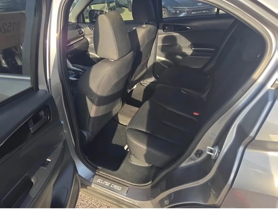 2020 Mitsubishi Eclipse Cross - Image 11 of 15