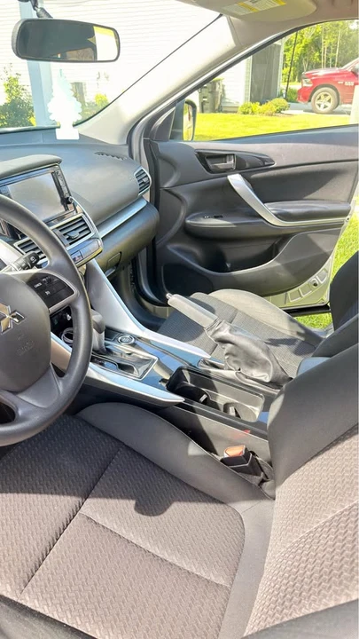2020 Mitsubishi Eclipse Cross - Image 10 of 19