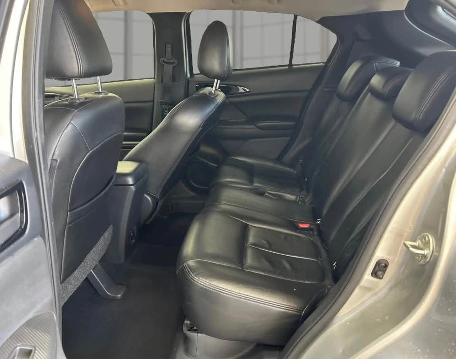 2020 Mitsubishi Eclipse Cross - Image 6 of 10