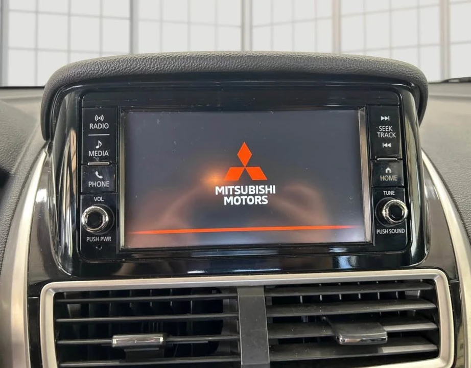 2020 Mitsubishi Eclipse Cross - Image 8 of 10