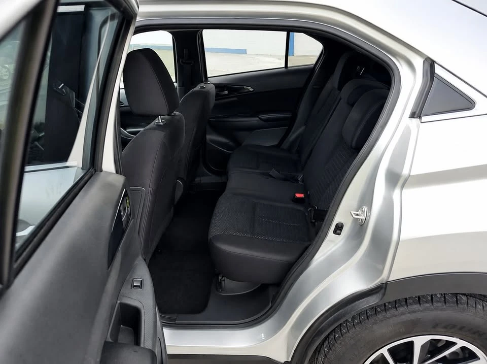 2020 Mitsubishi Eclipse Cross - Image 9 of 10