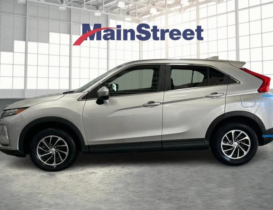 2020 Mitsubishi Eclipse Cross - Image 2 of 10