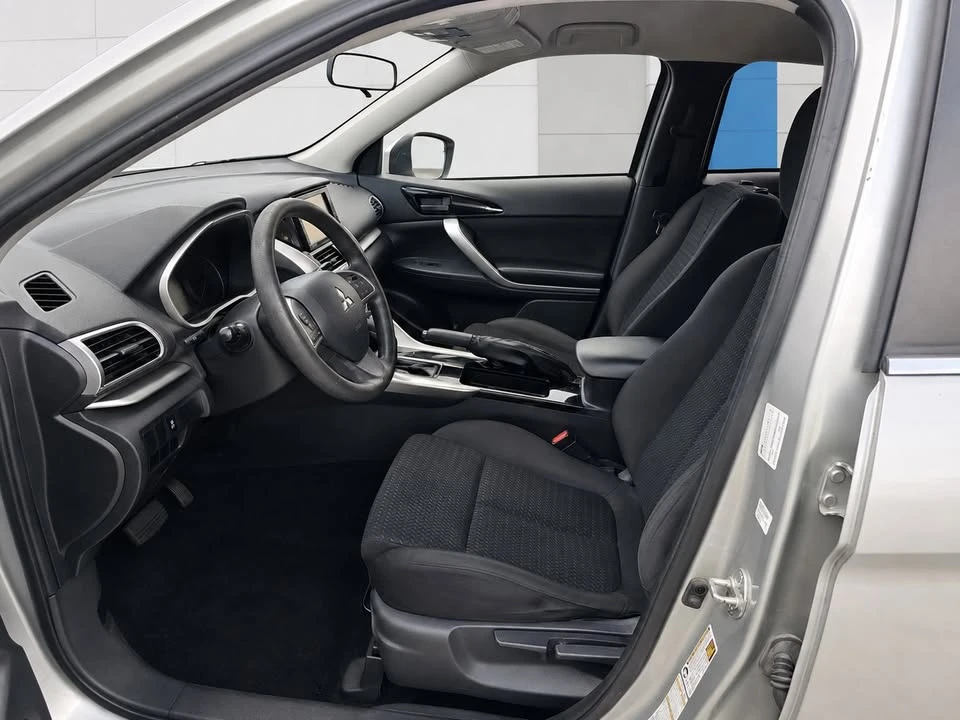 2020 Mitsubishi Eclipse Cross - Image 8 of 10